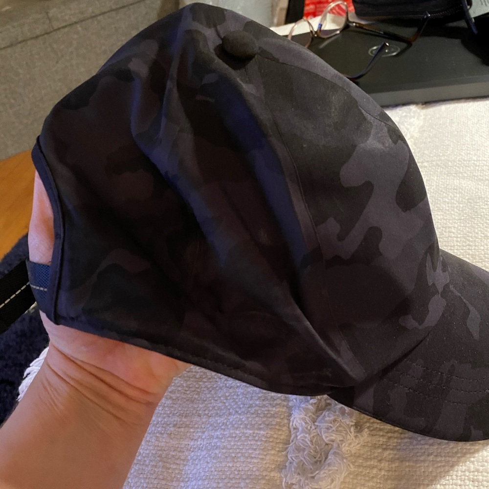 Lulu lemon camo running hat
